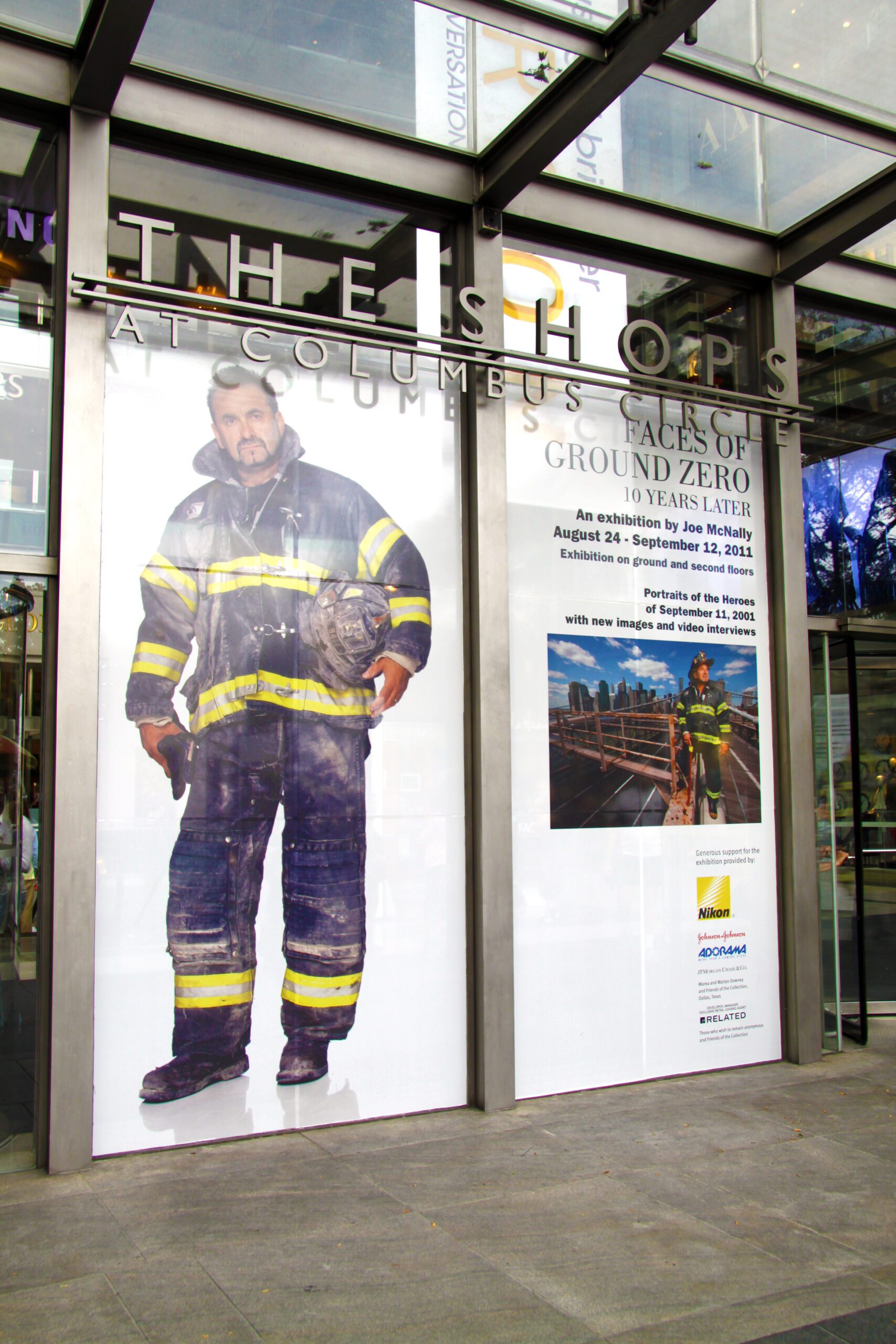 07 Joe McNally Installation_87